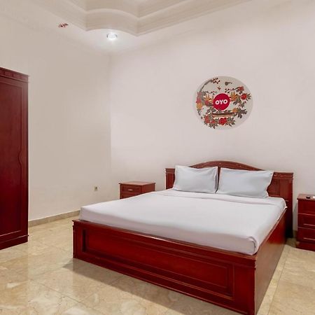 OYO Life 2843 Raz House Syariah Hotel Medan Kültér fotó