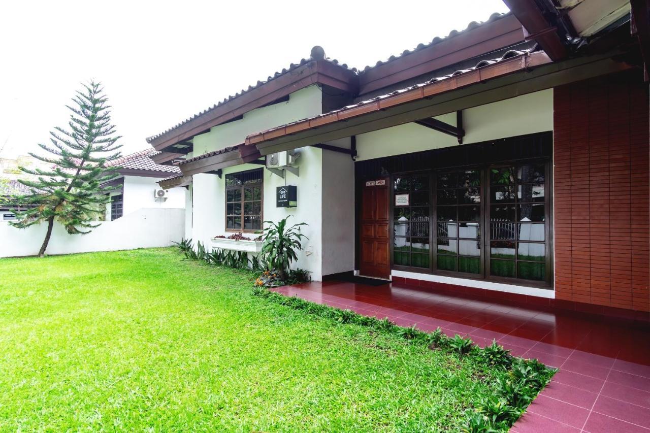 OYO Life 2843 Raz House Syariah Hotel Medan Kültér fotó