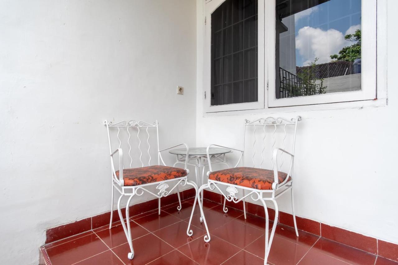 OYO Life 2843 Raz House Syariah Hotel Medan Kültér fotó