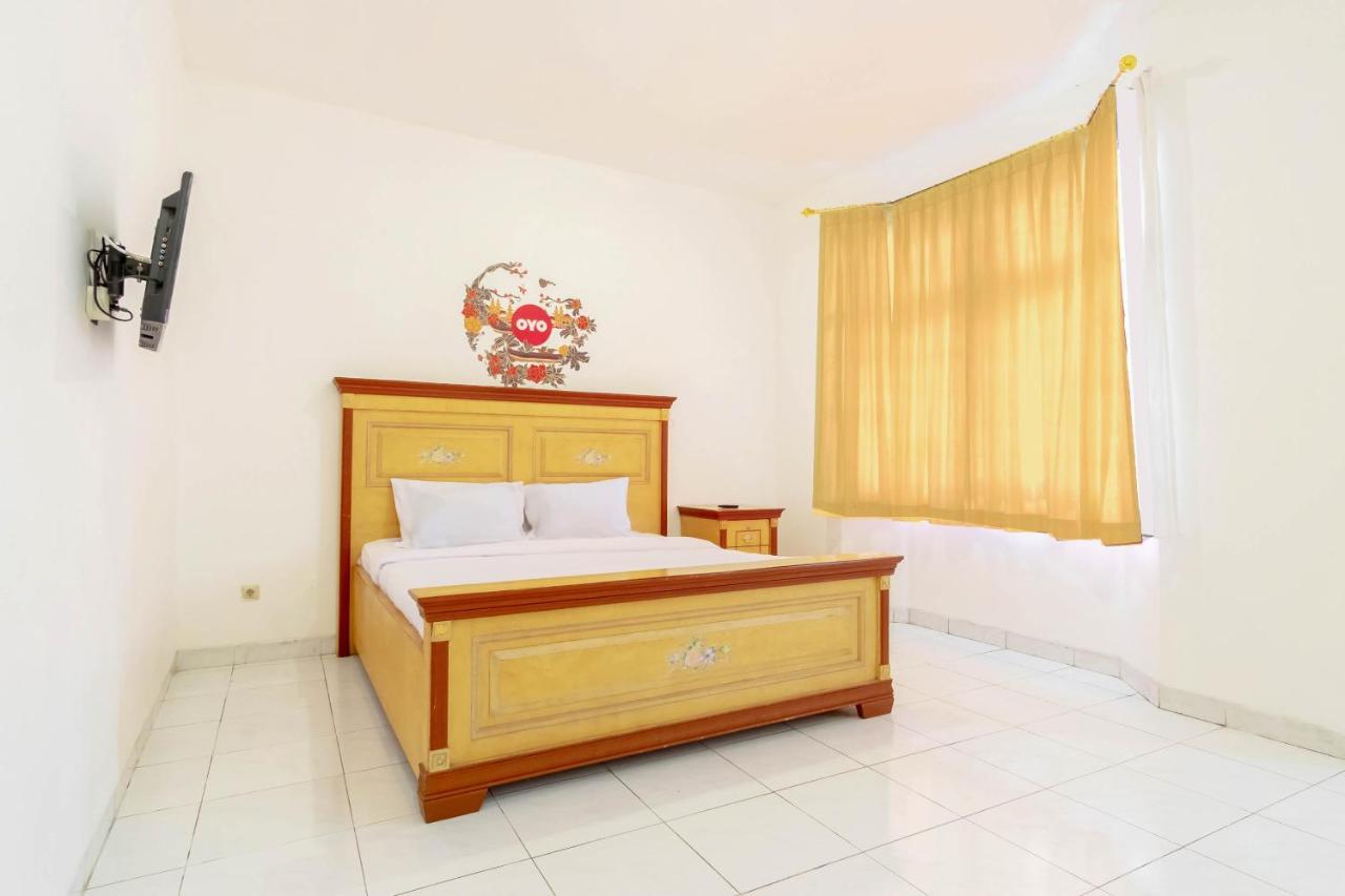 OYO Life 2843 Raz House Syariah Hotel Medan Kültér fotó
