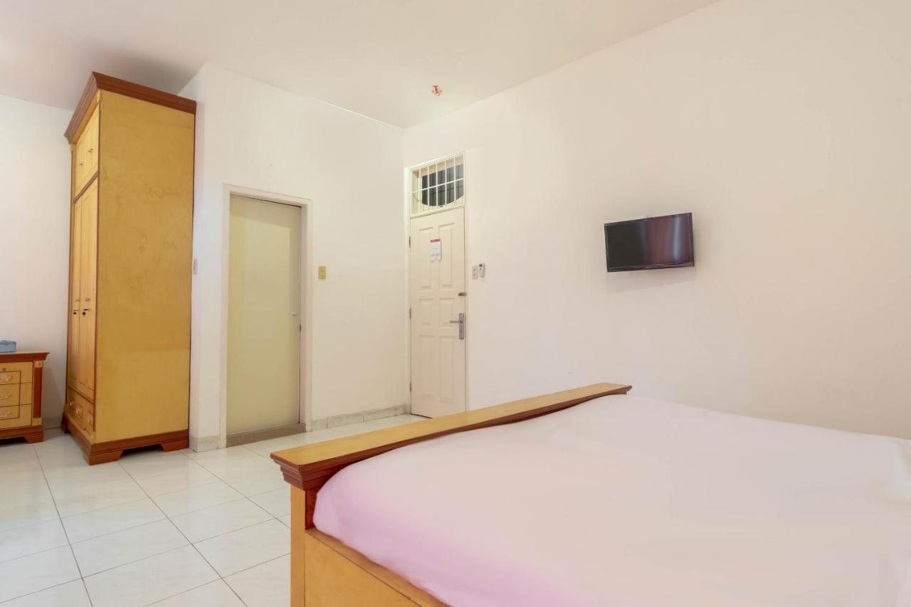 OYO Life 2843 Raz House Syariah Hotel Medan Kültér fotó