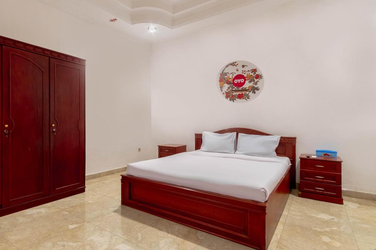 OYO Life 2843 Raz House Syariah Hotel Medan Kültér fotó
