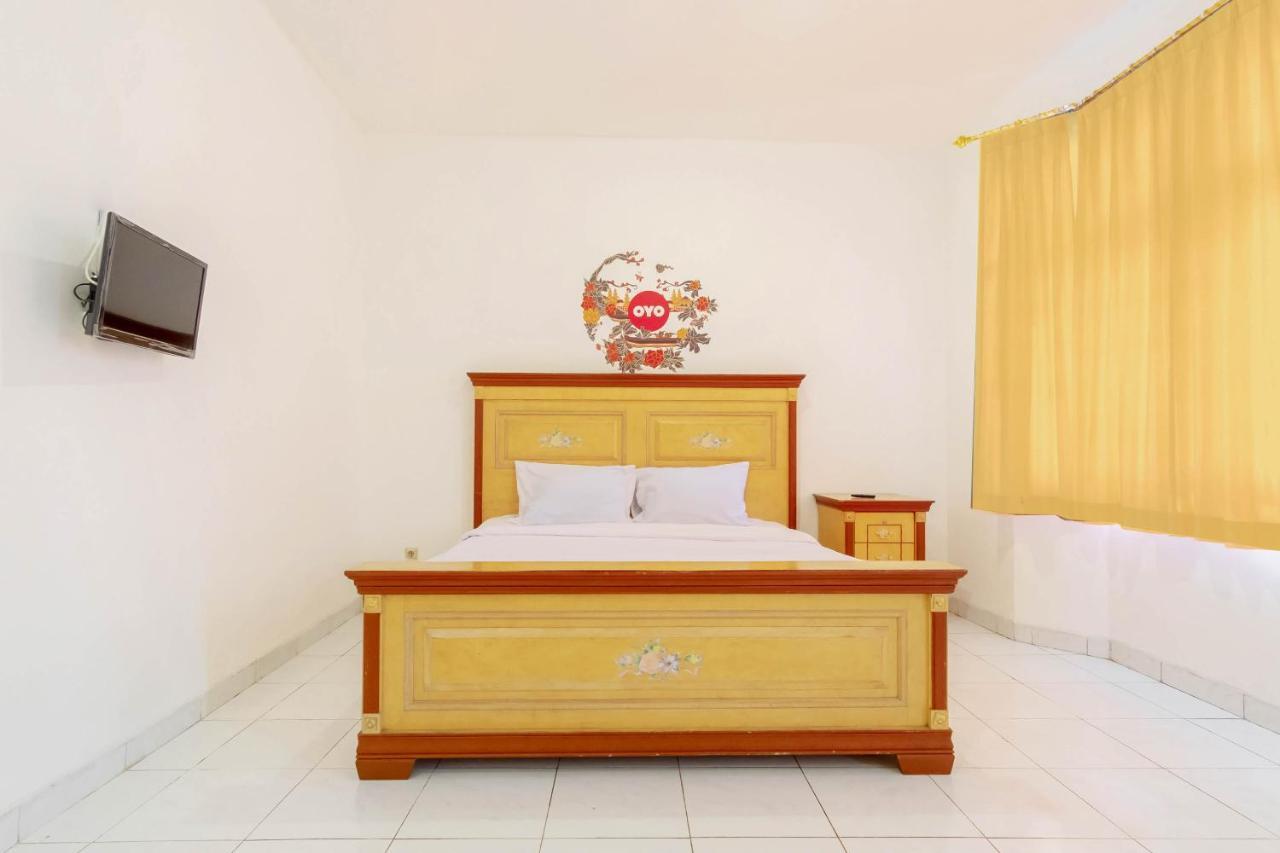 OYO Life 2843 Raz House Syariah Hotel Medan Kültér fotó