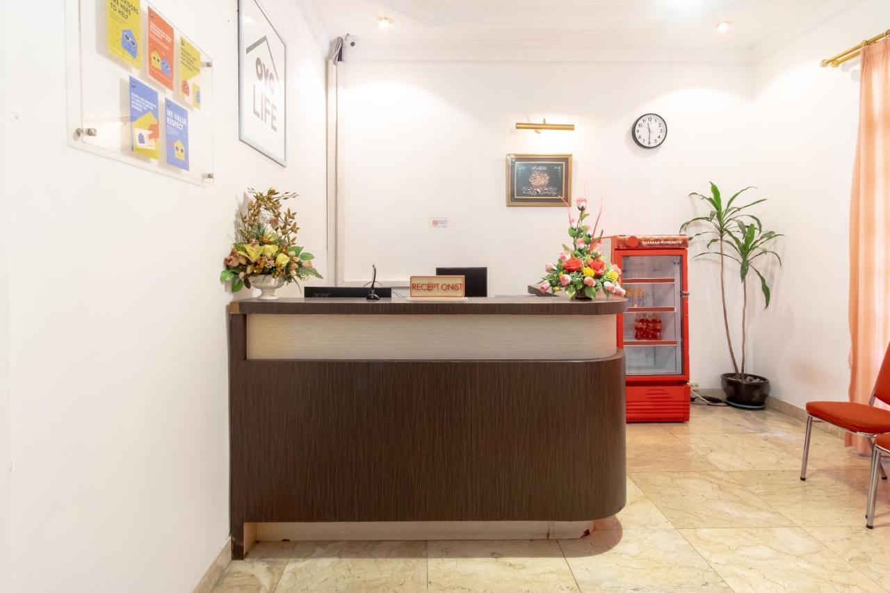 OYO Life 2843 Raz House Syariah Hotel Medan Kültér fotó