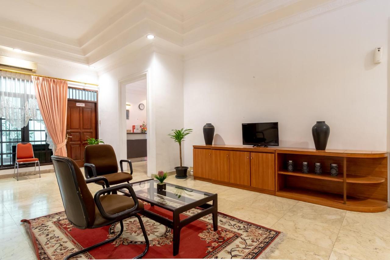 OYO Life 2843 Raz House Syariah Hotel Medan Kültér fotó