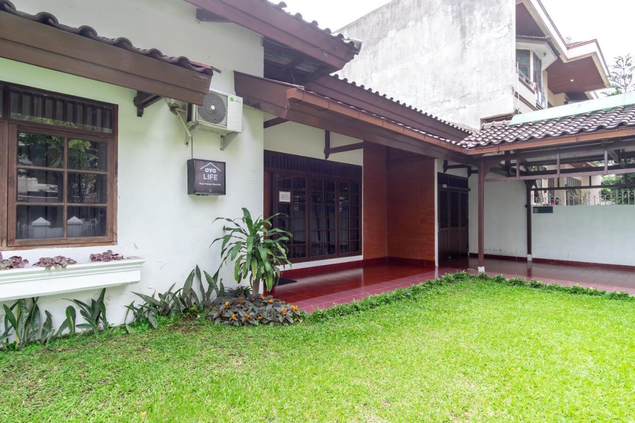 OYO Life 2843 Raz House Syariah Hotel Medan Kültér fotó